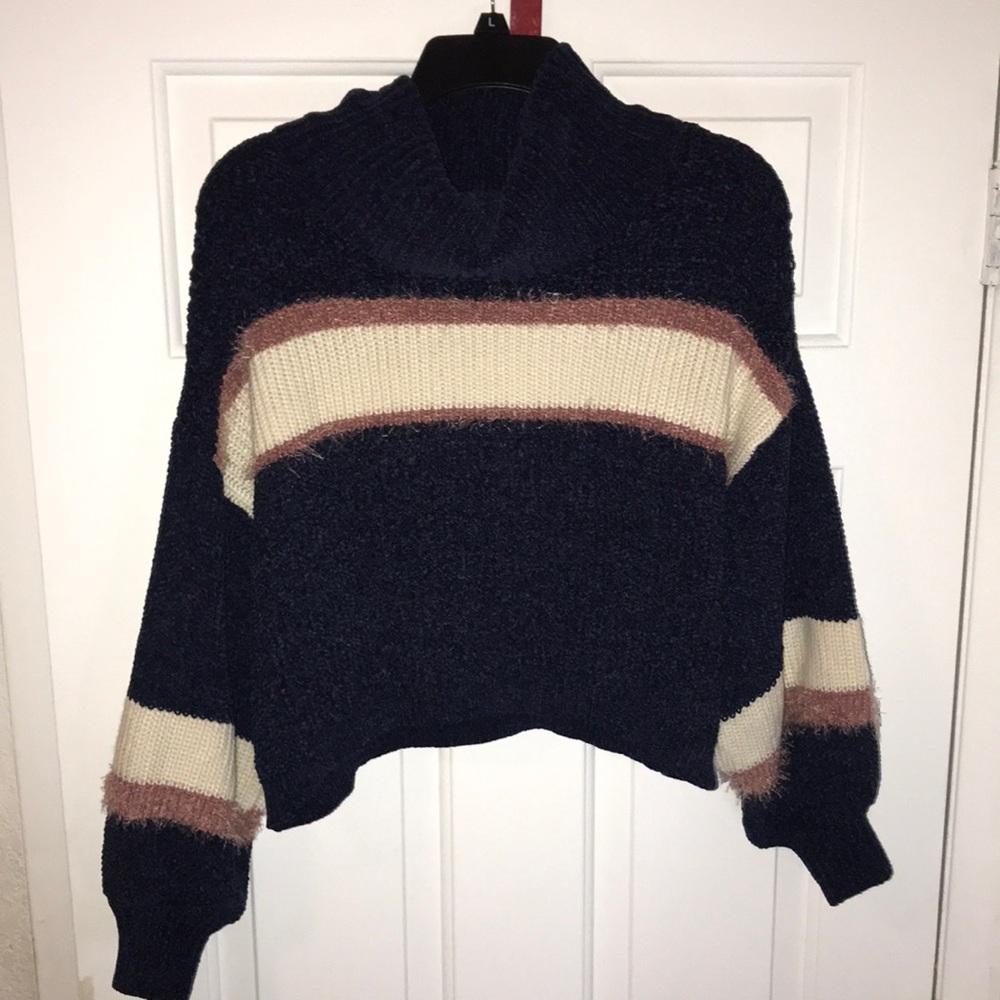Brand:MM By: My Michelle Colors: Dark blue, pink, cream Size:M